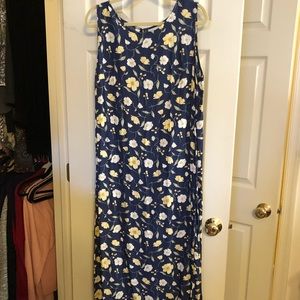 Pretty maxi sun dress.